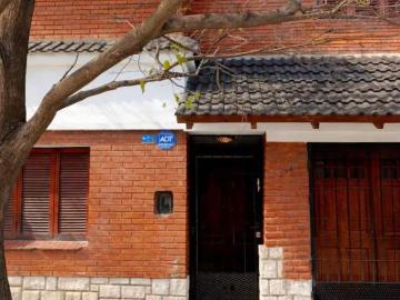Casa Alquiler 4 ambientes 50 años, Oeste, 1 cochera, Eufrasio Loza 218, General Paz | Argenprop