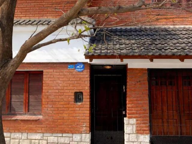 Casa Alquiler 4 ambientes 50 años, Oeste, 1 cochera, Eufrasio Loza 218, General Paz | Argenprop