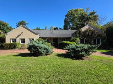 Casa Alquiler 5 ambientes, 2 cocheras, 2600m2, Av Presidente Peron 10298, Los Pinguinos | Argenprop