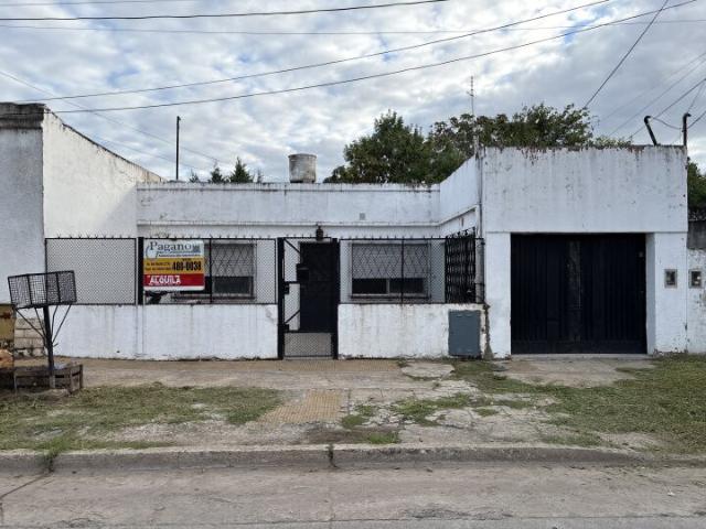 Casa Alquiler 5 ambientes, 2 cocheras, 350m2, Alpatacal 1165 piso 0, Merlo | Argenprop