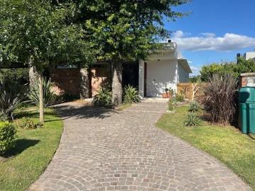 Casa Alquiler 5 años 3 ambientes, 2 cocheras, 180m2, Los Cerros, Haras Santa Maria, Escobar | Argenprop
