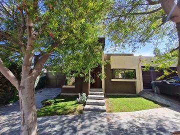 Casa Alquiler 6 ambientes 4 años, 330m2, 2 cocheras, Barrio El Cortijo, Darragueira 7300, Chacras De Coria | Argenprop