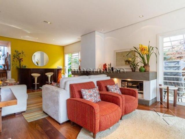 CASA ALTO DE PINHEIROS 4 DORMITÓRIOS 4 VAGAS