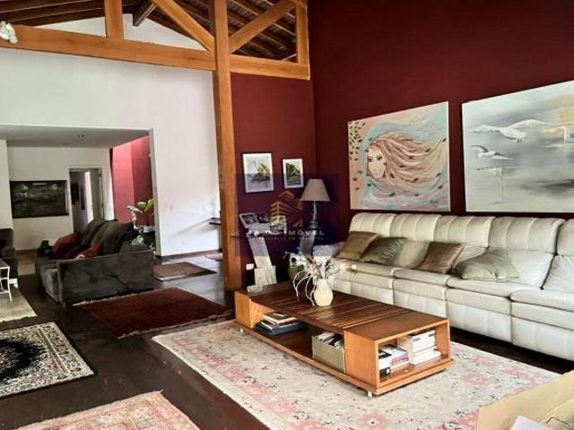 Casa Alto Padrão à venda !