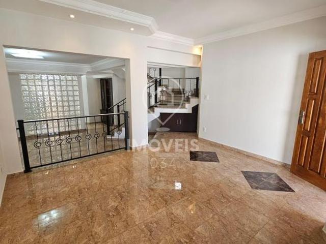 Casa Alto Padrão à venda no bairro Centro