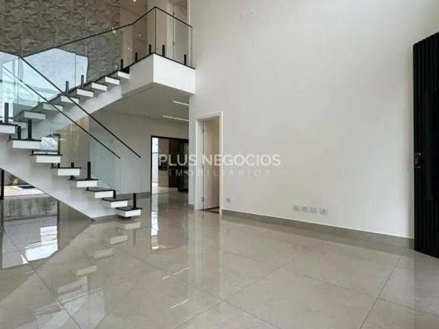 Casa Alto Padrão à Venda no Sunlake Residencial 231m² 3 Suítes Piscina Jacuzzi Energia Solar R$