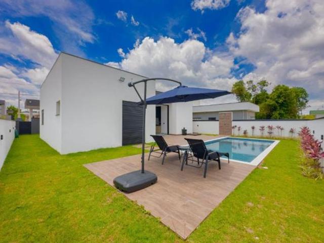 Casa Alto Padrão com Piscina Aquecida É entrar e Morar! Ninho Verde 2 Pardinho