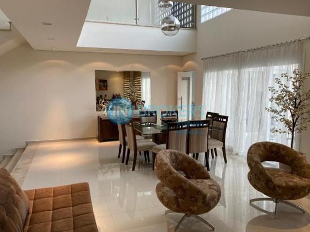 Casa Alto Padrão de 1.200m², 7 dorm piscina, campo de futebol, casa de hóspedes, à venda no Condom