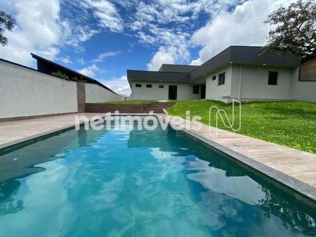 Casa alto padrão de 500m² no Condomínio RK, 4 suítes, piscina, churrasqueira R$ 2.200.000