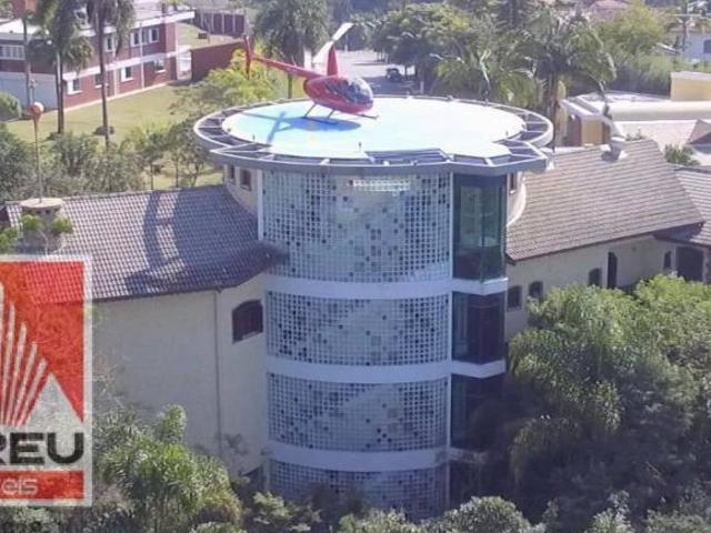 CASA ALTO PADRÃO EM CONDOMÍNIO COM HELIPONTO – ITAPECERICA DA SERRA/SP
