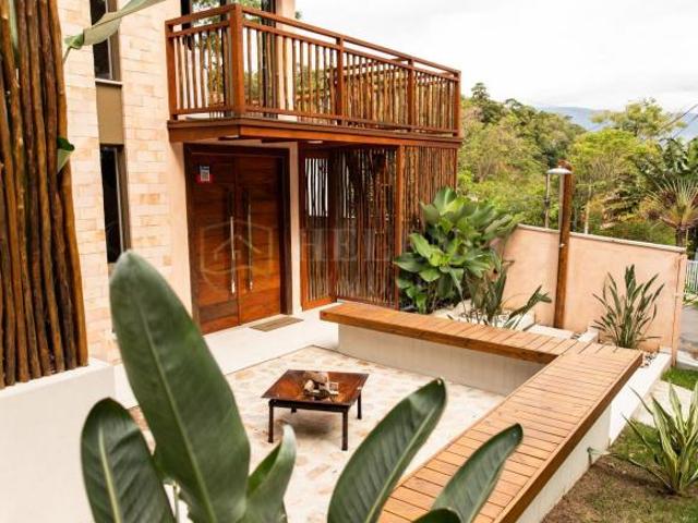 Casa Alto Padrão em Guaecá, São Sebastião/SP