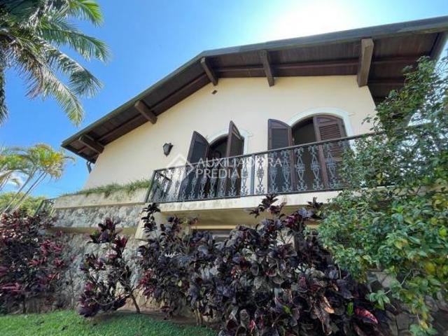 CASA ALTO PADRÃO ESTILO COLONIAL EM MONTENEGRO