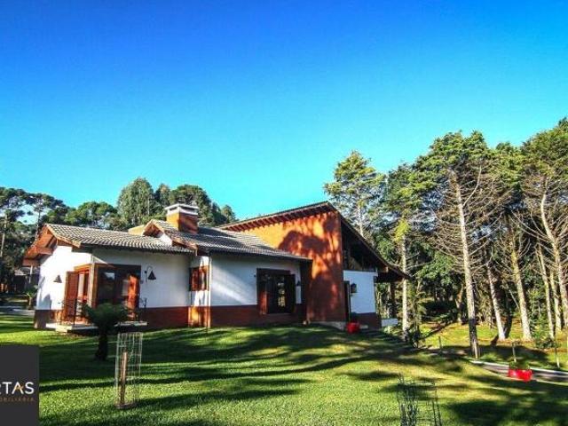 Casa Alto Padrão localizada a 5 quilômetros do centro de Canela, em meio a natur