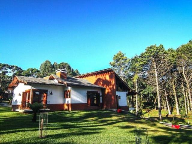 Casa Alto Padrão localizada a 5 quilômetros do centro de Canela, em meio a natureza com 16,600² em l