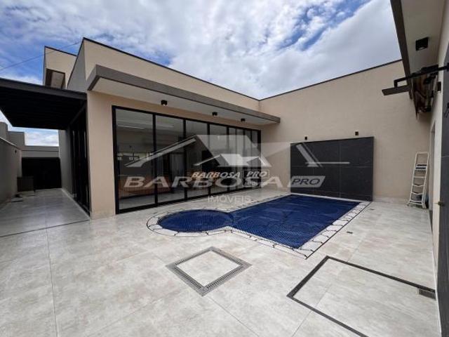 Casa Alto Padrão para venda em condomínio de Caldas Novas