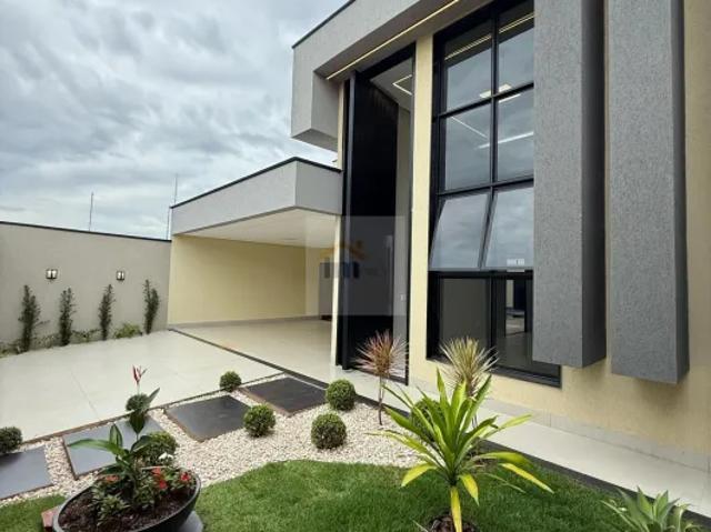 Casa Alto Padrão SOZINHA NO LOTE 3 suítes e lazer com piscina Região noroeste Goiânia