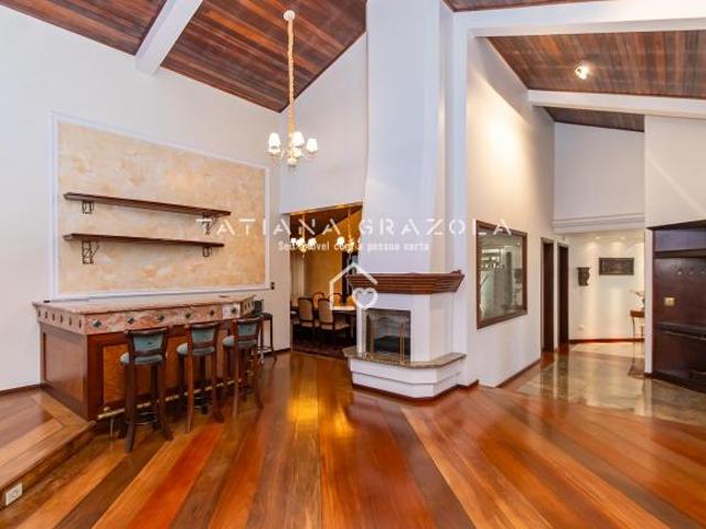 Casa Alto Padrão 460m² no Centro SJP — Terreno 1.277m², 4 Suítes, 4 Vagas