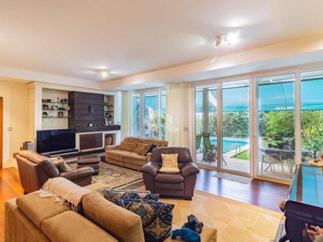 Casa Alto Padrão 4 dormitórios com Linda Vista para o Guaíba