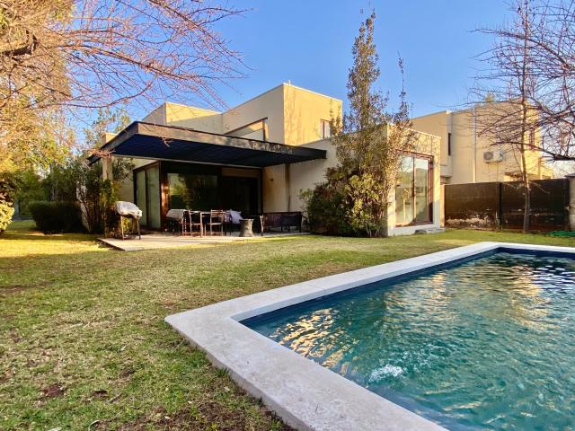 Casa Amoblada En Arriendo Chicureo / Condominio El Sendero