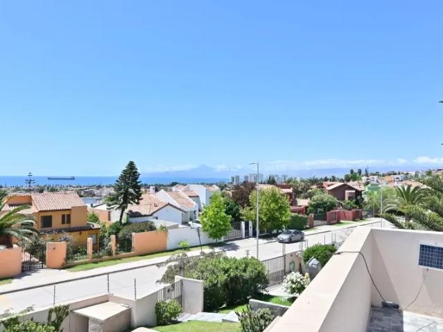 Casa Amoblada En Arriendo Rosario De Peñuelas 3d 4b 250 M2