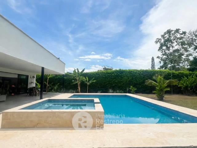 Casa Amoblada en Arriendo, Santagueda