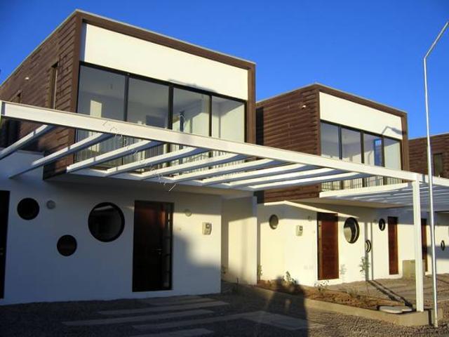 Casa amoblada en condominio excelente ubicación