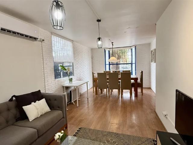 Casa amoblada, 6 dorm 2.5 bañ, metro hdo. magallanes