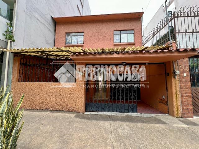 CASA AMORES, COL. DEL VALLE NORTE