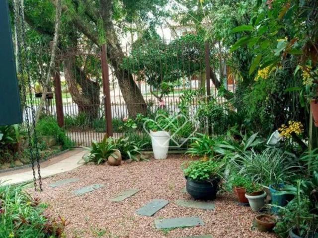 Casa com 6 Quartos no Bairro Dom Feliciano em Gravataí