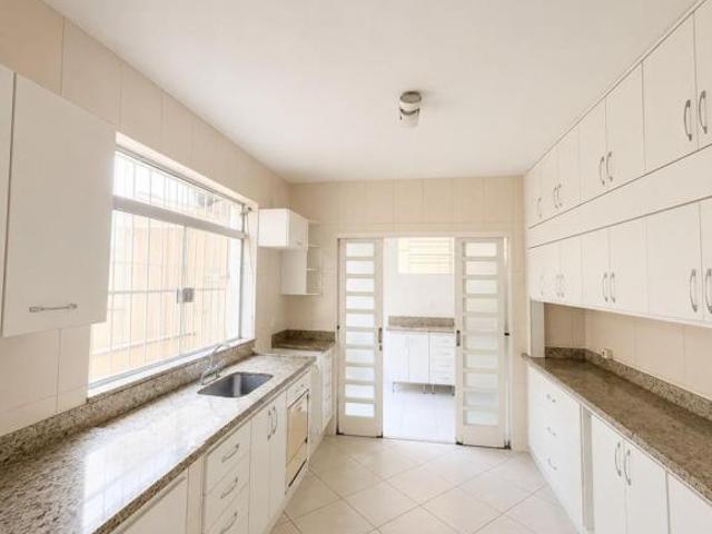 Casa ampla à venda no Centro de Três Corações – Excelente localização próximo à