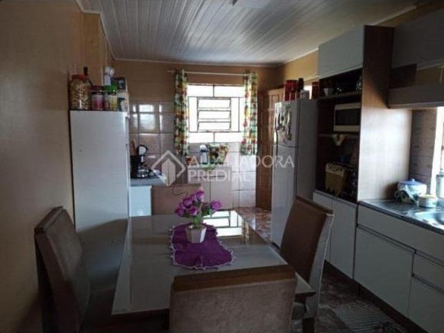 Casa ampla à venda no bairro Coronel Nassuca