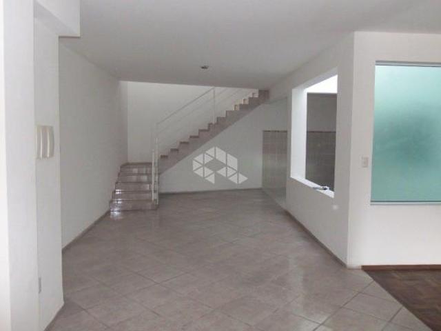 Casa Ampla à Venda no Bairro Rosário Excelente Localização!