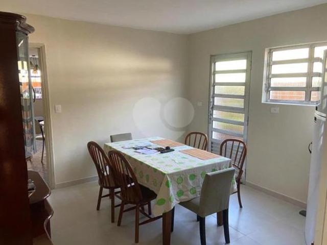 Casa Ampla à Venda no Jardim Bonfiglioli com Área Gourmet e 4 Quartos!