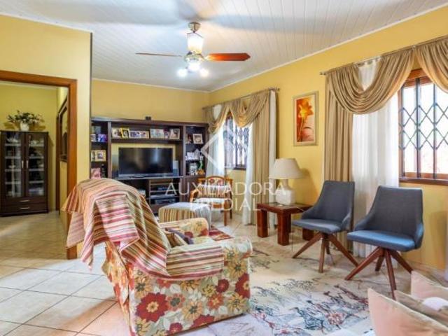 Casa ampla ao lado shopping Wallig, Bairro Cristo Redentor