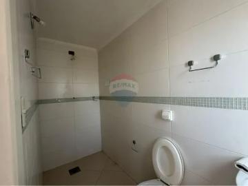 Casa comercial e residencial. Ampla com 4 Dormitórios, 2 Suítes, Studio de 80m² e Espaço Gourmet Com