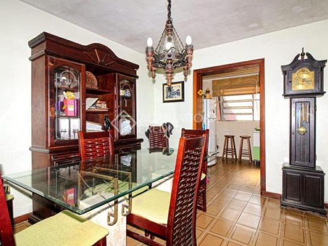 CASA AMPLA COM 4 DORMITÓRIO, PISCINA, CHURRASQUEIRA E PRÓXIMA DO GUAÍBA