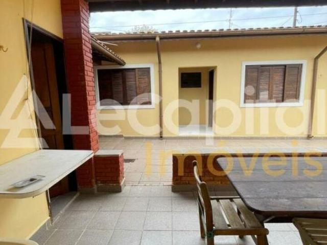Casa ampla com 4 dormitórios e 4 vagas na Avenida Ipiranga ? Jardim Suarão, Itanhaém