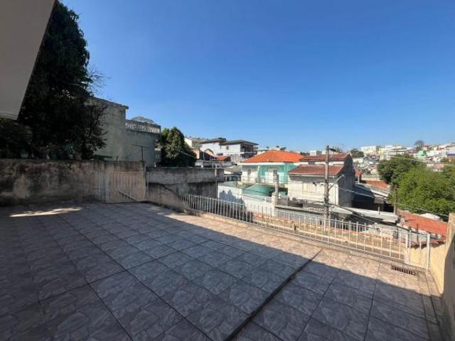 Casa Ampla com 4 Dormitórios e Área Externa Espaçosa – Venda e Locação