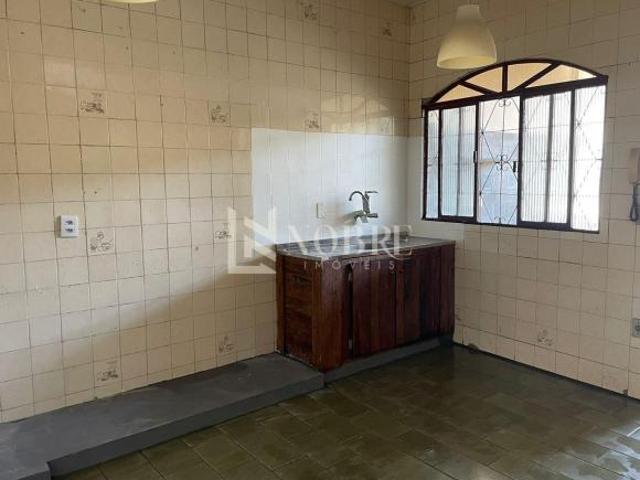 Casa Ampla com 4 Quartos e Quintal Espaçoso no Bela Vista