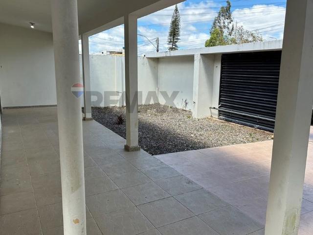 Casa Ampla com 4 quartos para alugar. Bairro São José Garanhuns