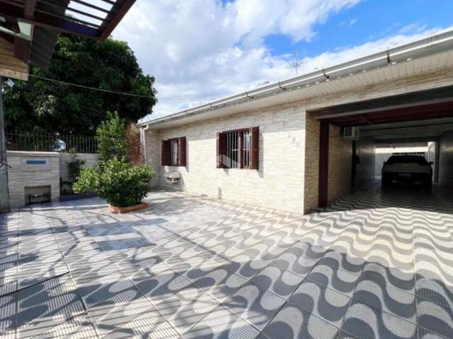 casa ampla com 04 dormitórios e 3 banheiros no Bairro Estancia Velha