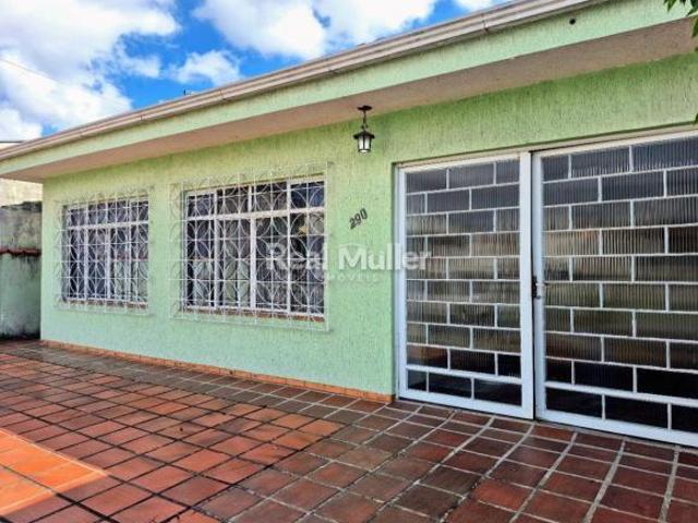 CASA AMPLA COM 170 M2 DE AREA CONSTRUÍDA TERRENO 330 M2 NO BAIRRO XAXIM