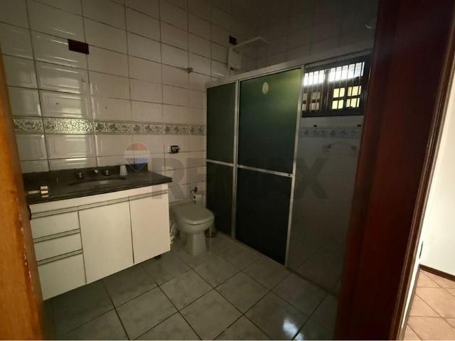 Casa ampla com 3 dormitórios e edícula