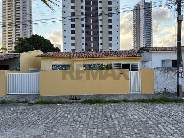 Casa Ampla com 3 Quartos e Suíte para Alugar em Brisamar – Próxima à Praia!
