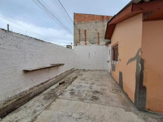 CASA AMPLA COM TERRENO NO PINHEIRINHO/SÍTIO CERCADO ACEITA FINANCIAMENTO