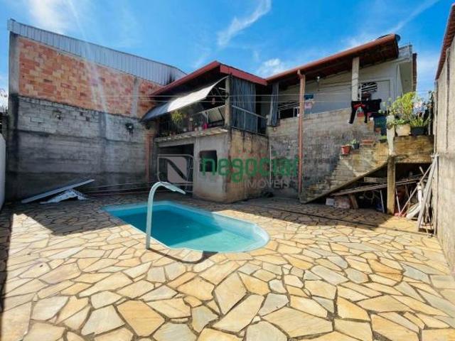 Casa Ampla com Área Gourmet, Piscina e Excelente Custo Benefício!
