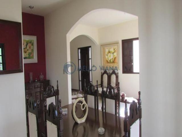 Casa ampla com excelente localização, 3 suítes, São Lourenço MG