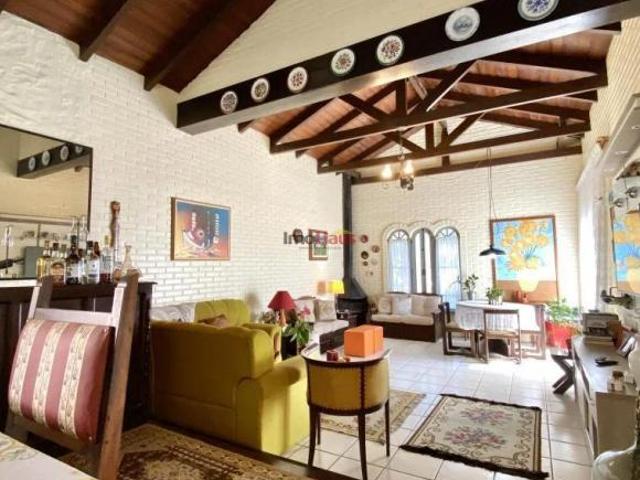 Casa ampla com mais de 300m² em área construída em Três Coroas