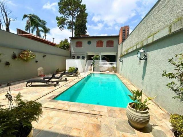 Casa Ampla com Piscina no Alto da Boa Vista | 600 m² de Terreno e 4 Suítes
