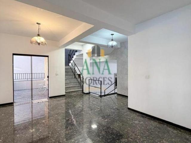 Casa ampla com piscina e área Gourmet